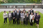 Le Conseil d'Etat fribourgeois rencontre le Conseiller fédéral Alain Berset et sa femme Muriel Zeender Berset à la maison de Wattenwyl le 8 mai 2012.
